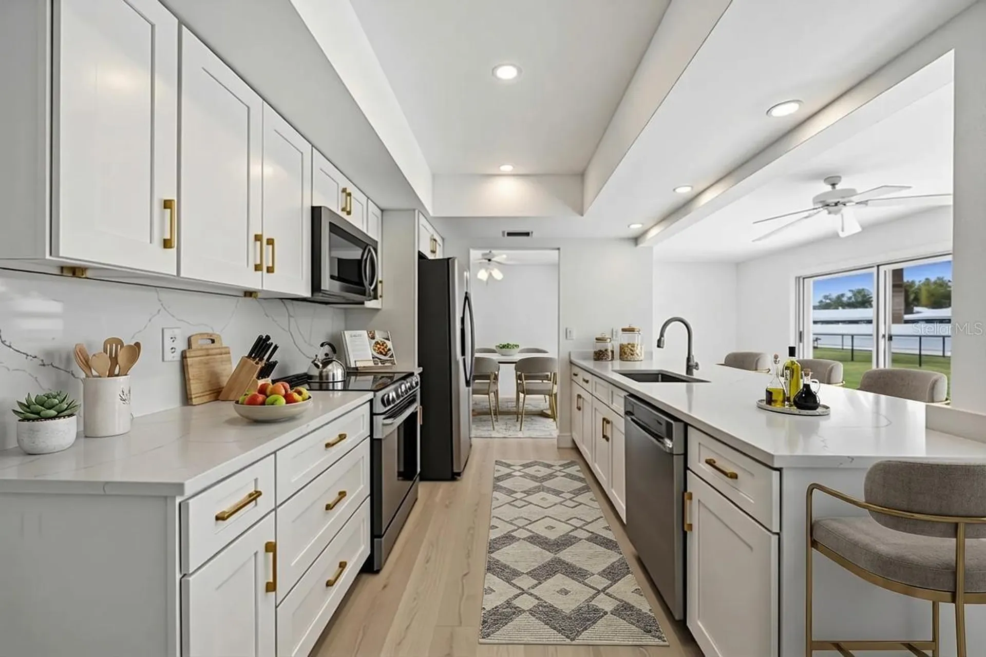 2501 Cass Street Sarasota FL 34231