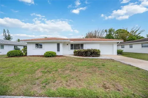 2501 Cass Street Sarasota FL 34231