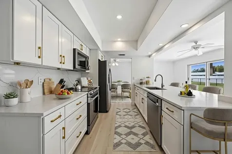2501 Cass Street Sarasota FL 34231