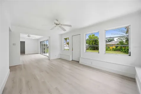 2501 Cass Street Sarasota FL 34231
