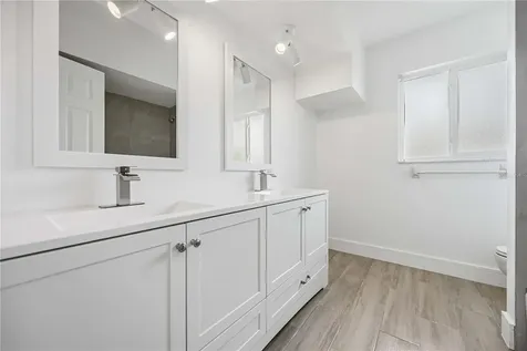 2501 Cass Street Sarasota FL 34231
