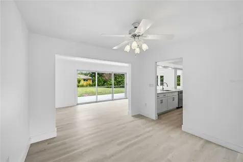 2501 Cass Street Sarasota FL 34231