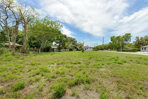 27811 Wisconsin Street Bonita Springs FL 34135