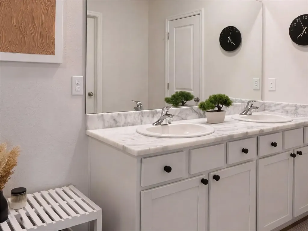 3419 Hilltop Circle Bradenton FL 34211