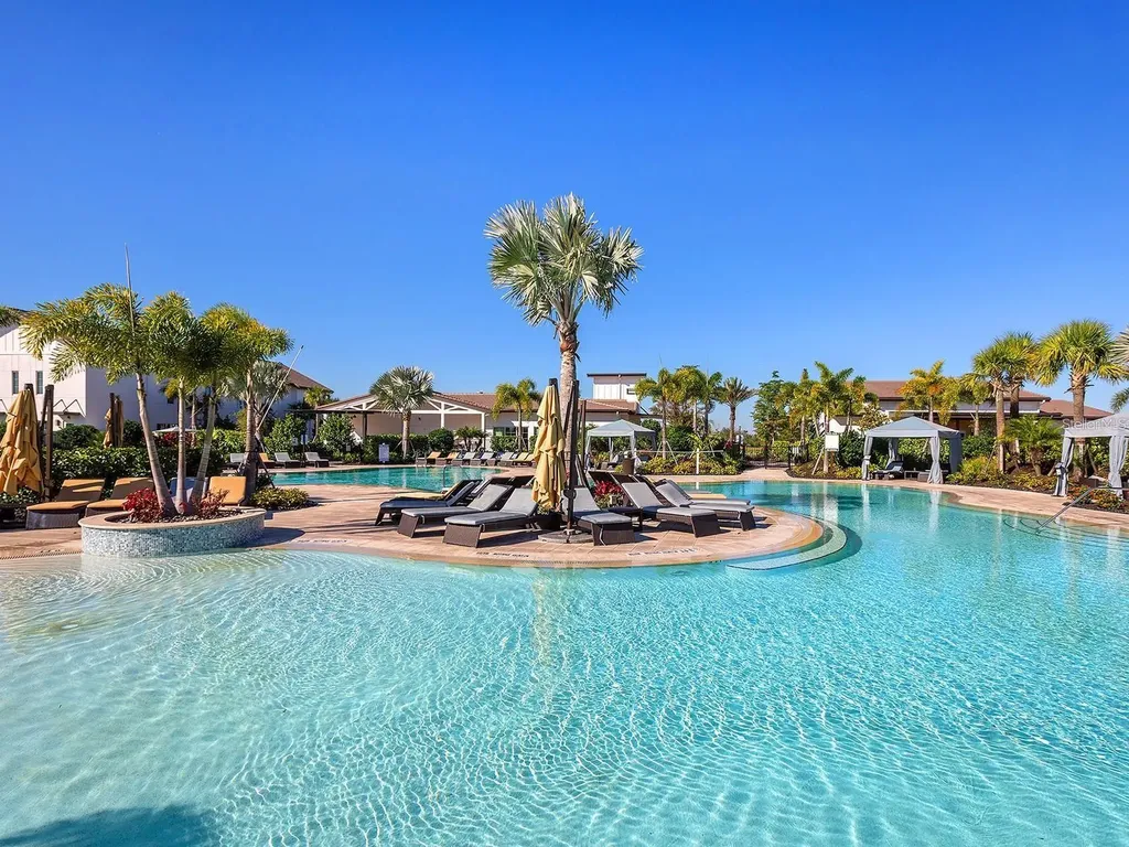 3419 Hilltop Circle Bradenton FL 34211