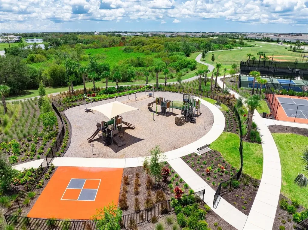 3419 Hilltop Circle Bradenton FL 34211