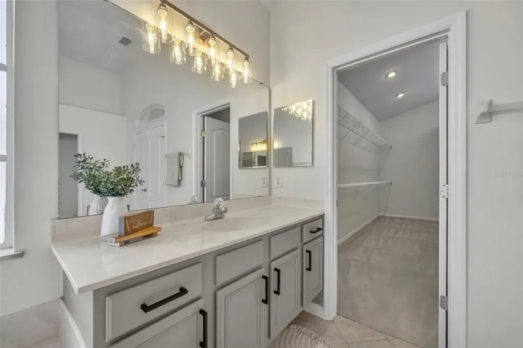 1054 Landview Court Orlando FL 32828
