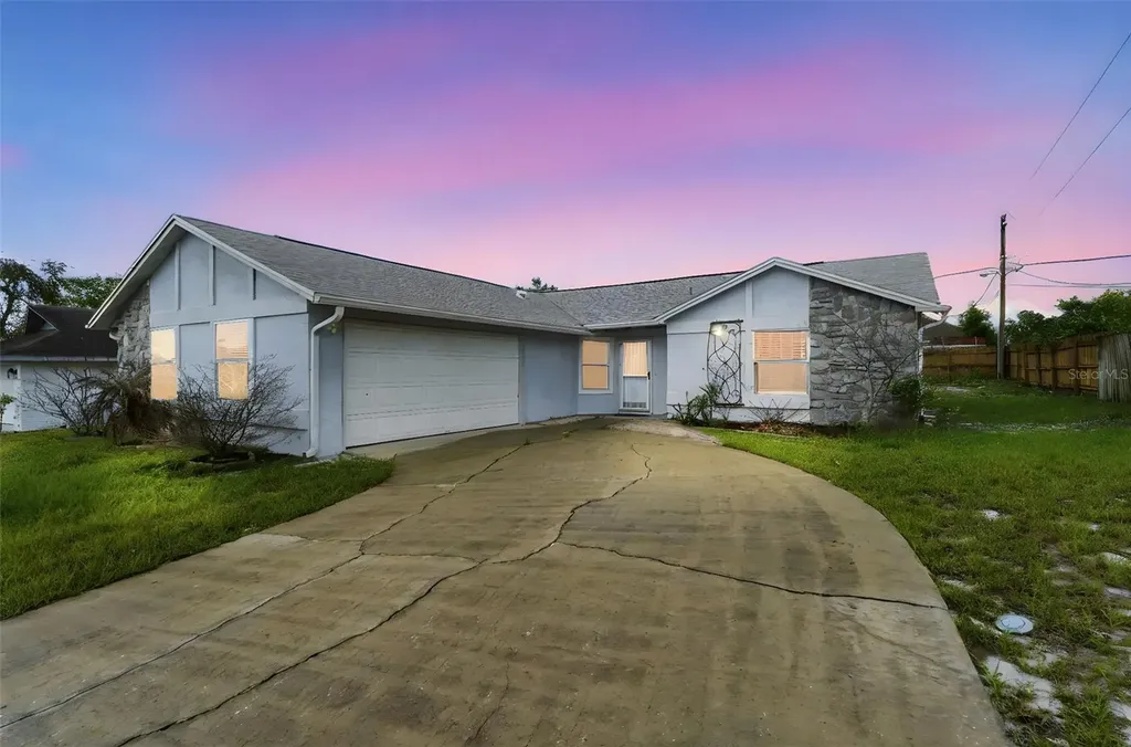 2351 Montano Street Deltona FL 32738