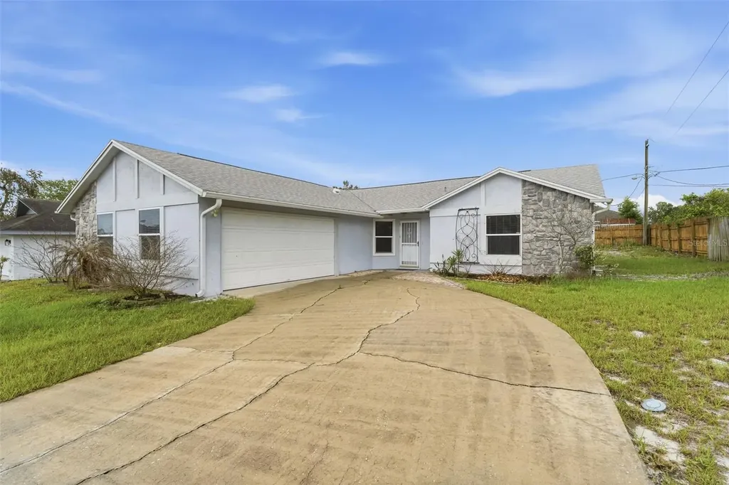 2351 Montano Street Deltona FL 32738