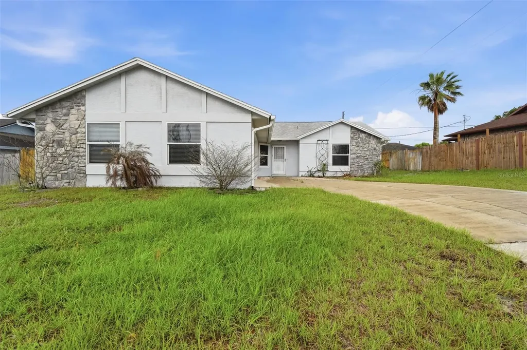 2351 Montano Street Deltona FL 32738