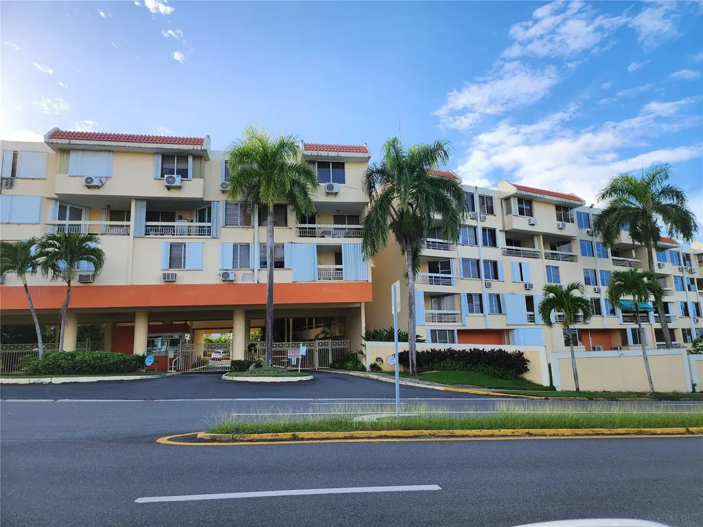 30 Borbon Avenue Guaynabo PR 00965