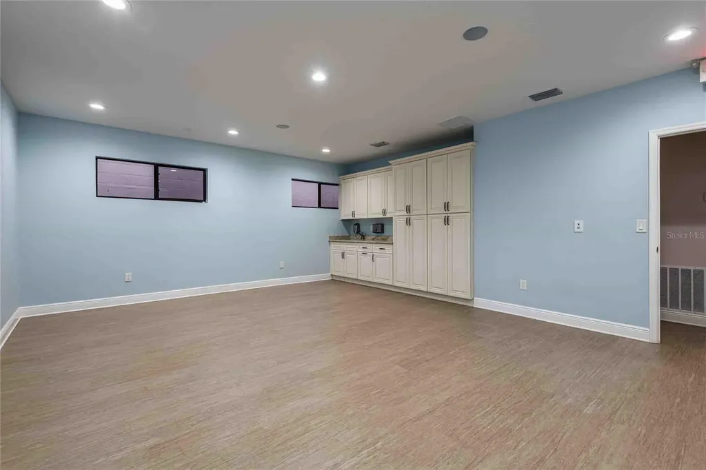 4109 N Armenia Tampa FL 33607