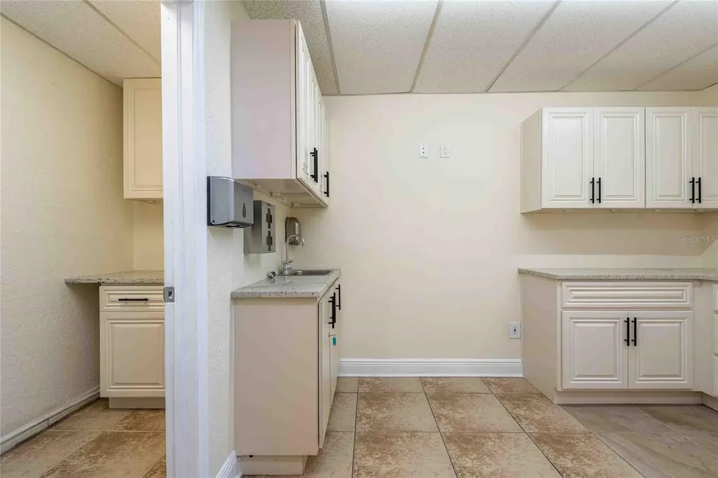 4109 N Armenia Tampa FL 33607