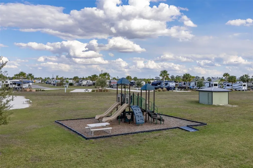325 Tiki Turn (hwy 630) E Lake Wales FL 33898