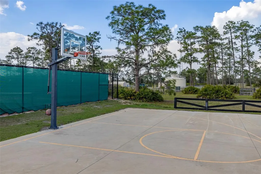 325 Tiki Turn (hwy 630) E Lake Wales FL 33898