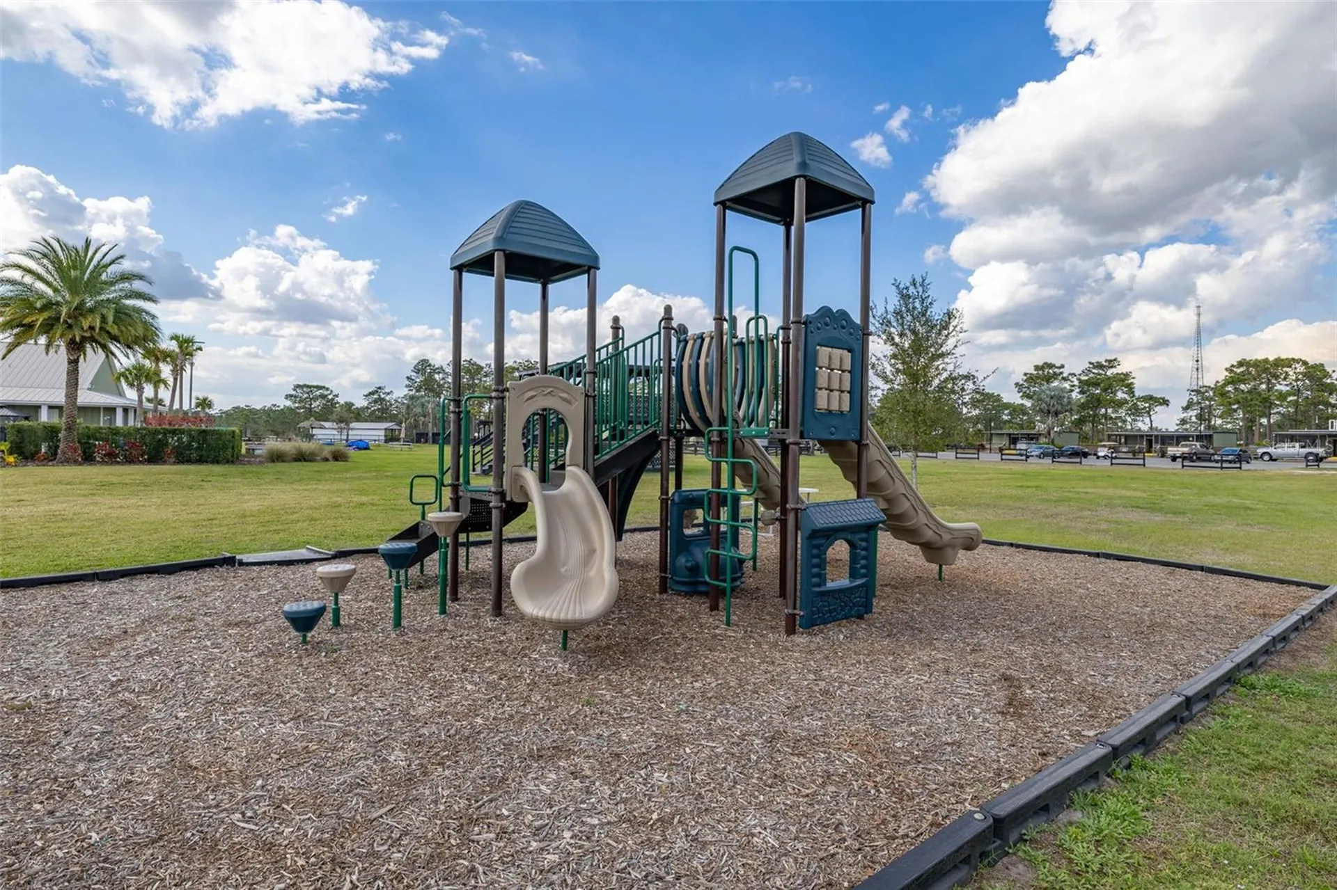 325 Tiki Turn (hwy 630) E Lake Wales FL 33898