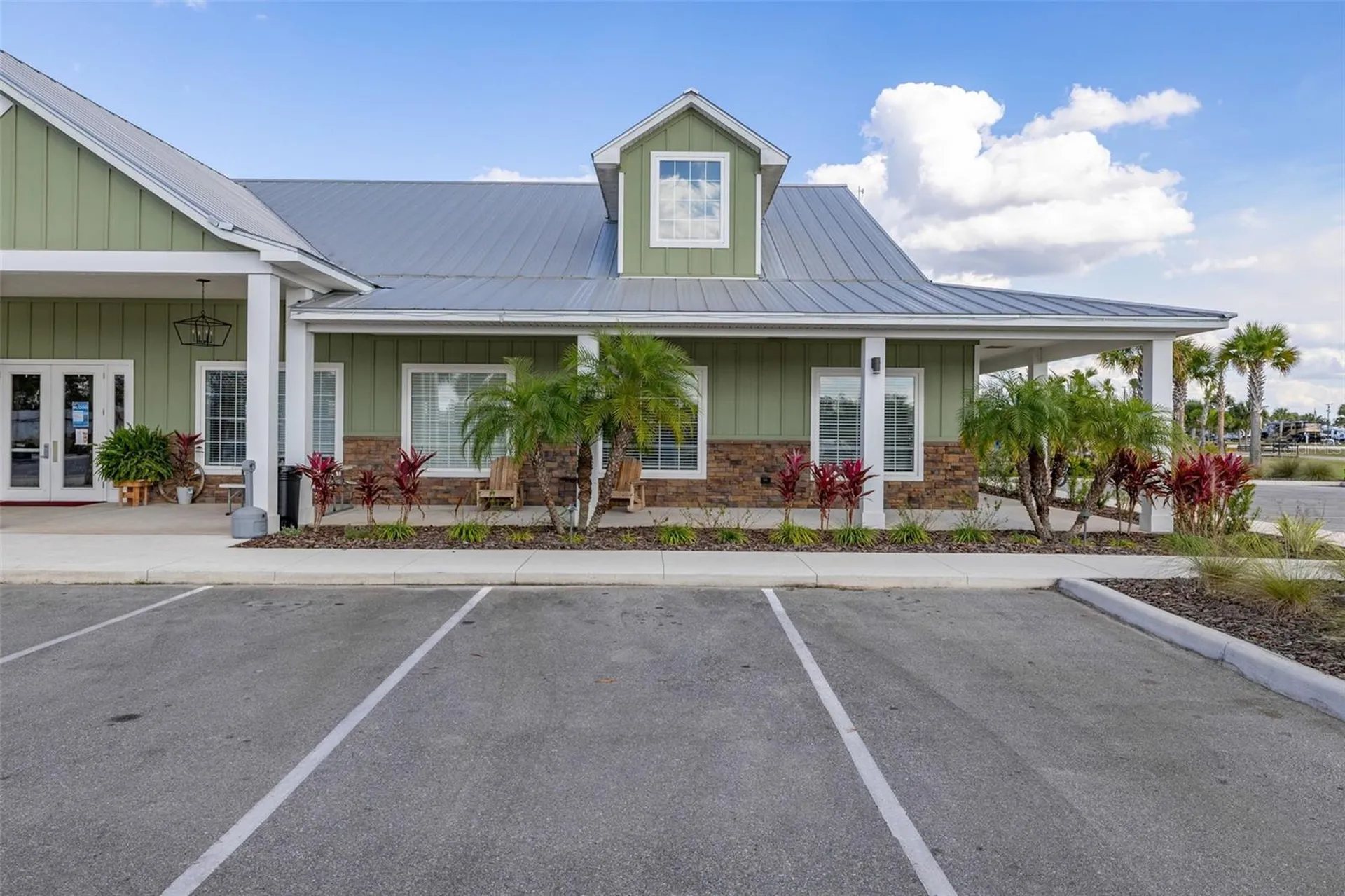 325 Tiki Turn (hwy 630) E Lake Wales FL 33898