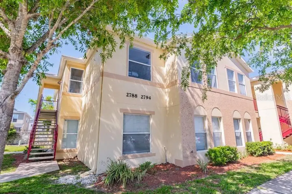 2788 Club Cortile Circle Kissimmee FL 34746