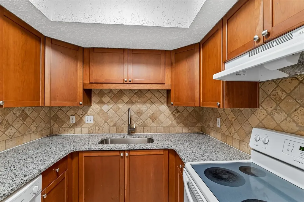263 14th Street NW Largo FL 33770