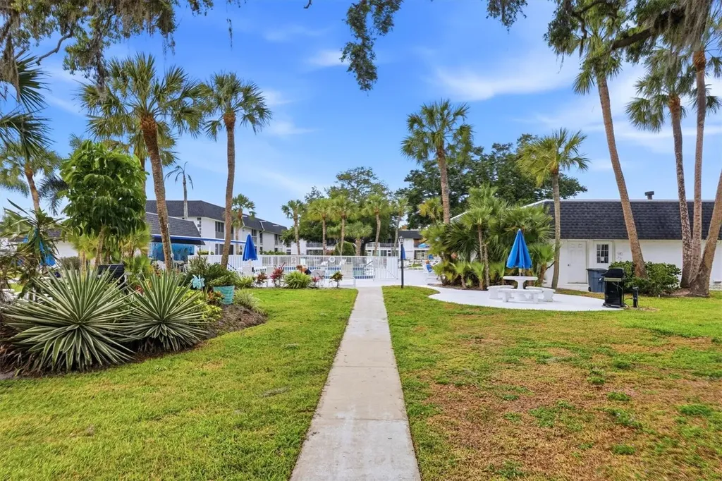 202 46th Avenue Terrace W Bradenton FL 34207