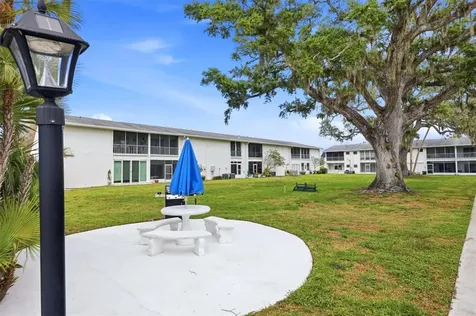 202 46th Avenue Terrace W Bradenton FL 34207