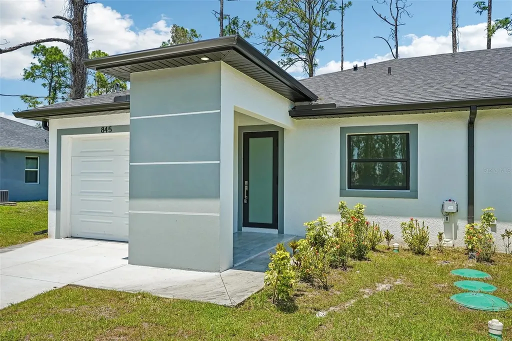 845/847 Meadow Road Lehigh Acres FL 33973