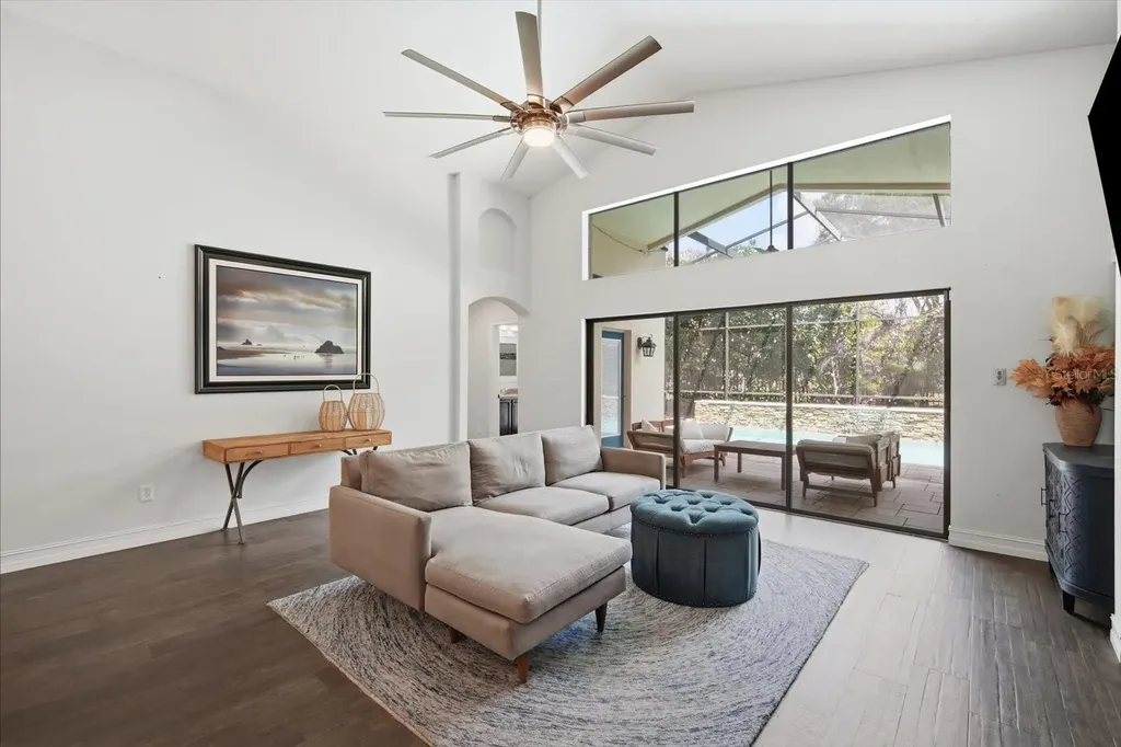 15526 Starling Crossing Drive Lithia FL 33547