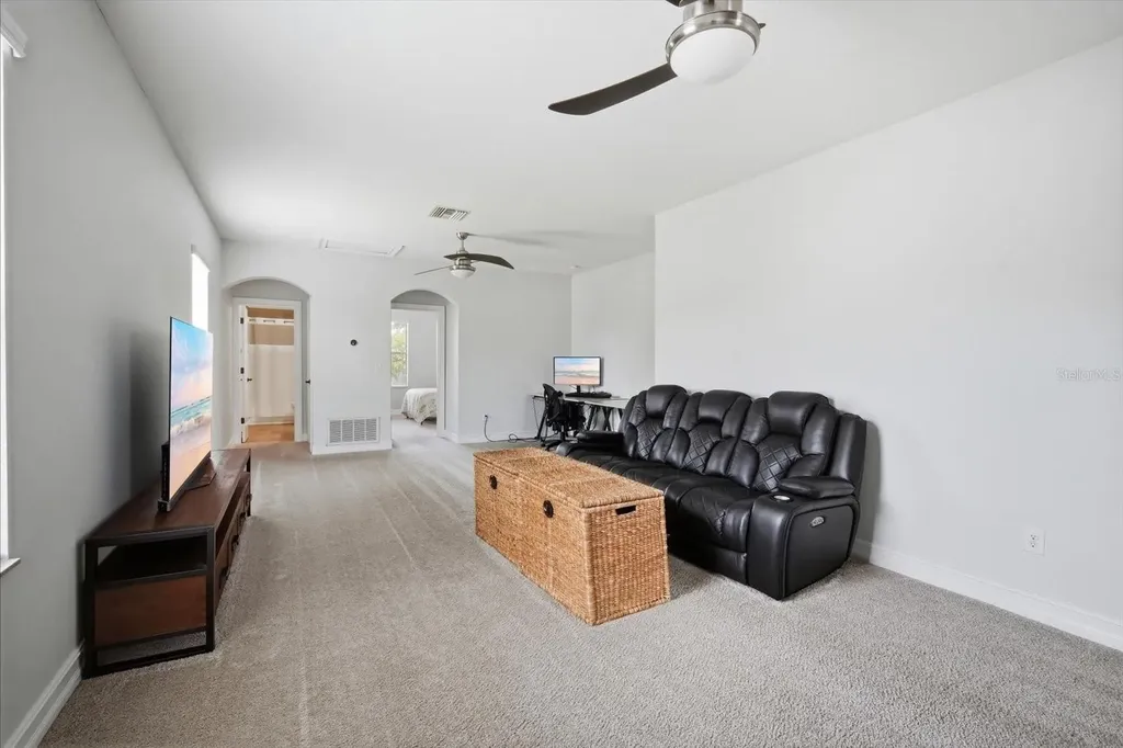 15526 Starling Crossing Drive Lithia FL 33547