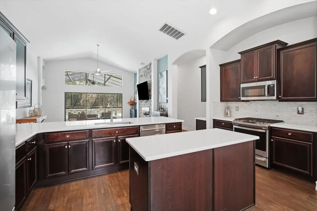 15526 Starling Crossing Drive Lithia FL 33547
