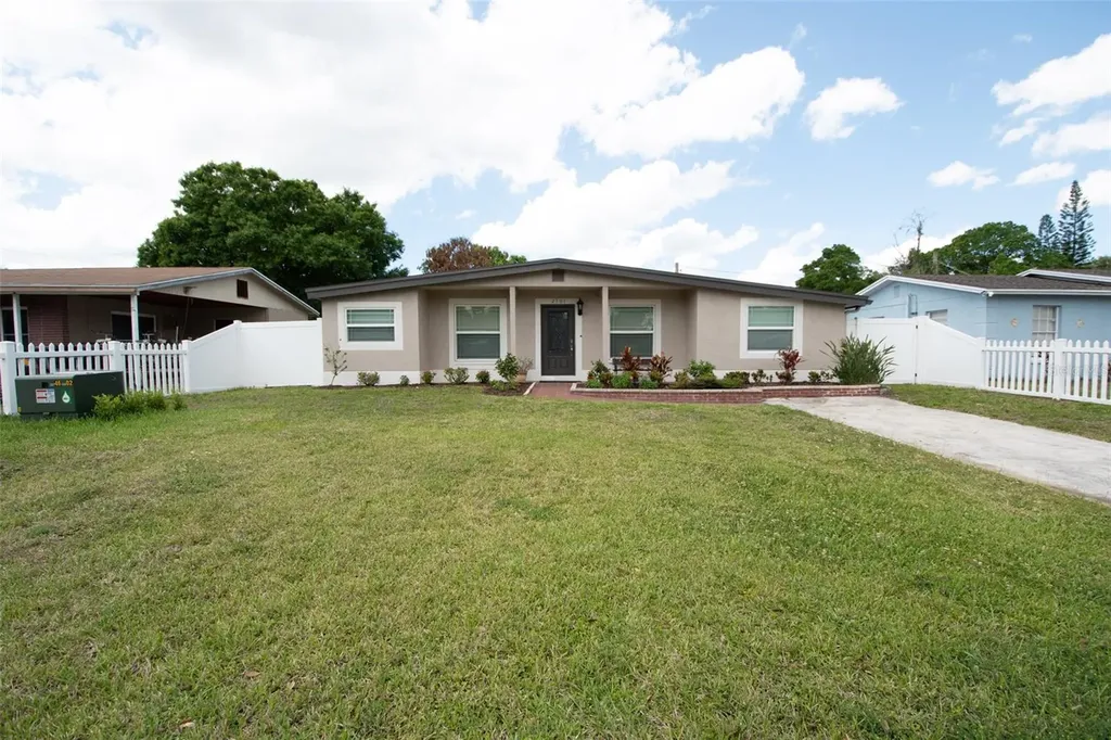 2701 Calle Street Tampa FL 33619