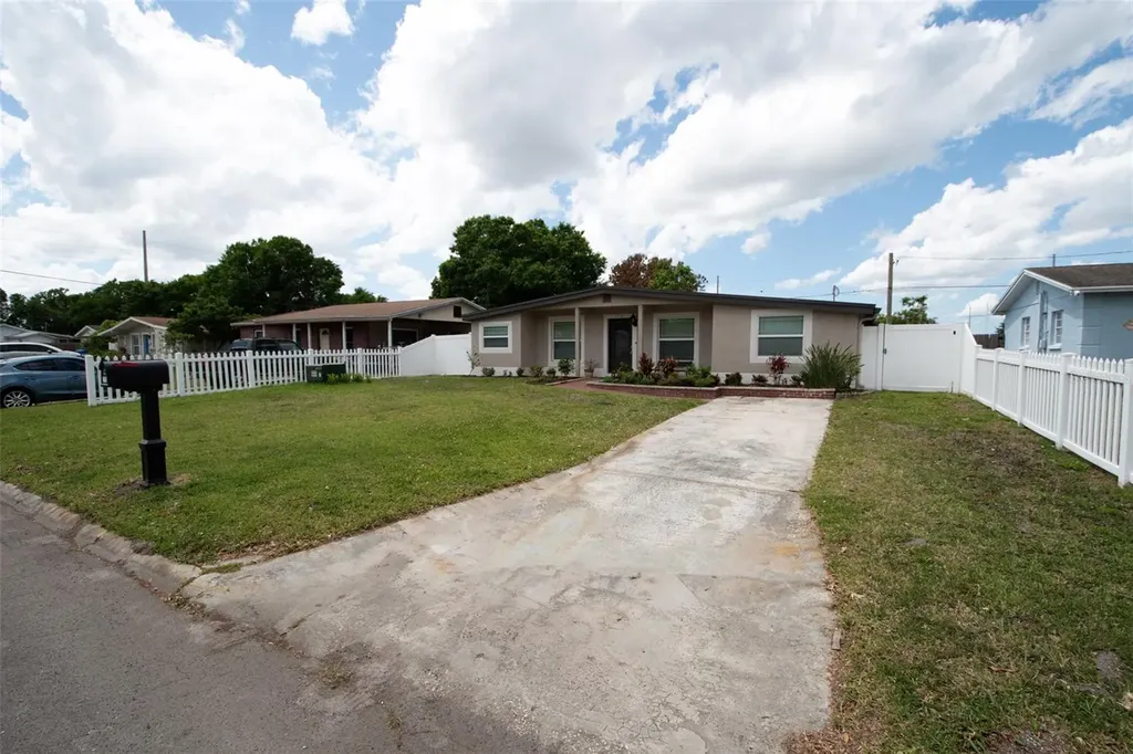2701 Calle Street Tampa FL 33619