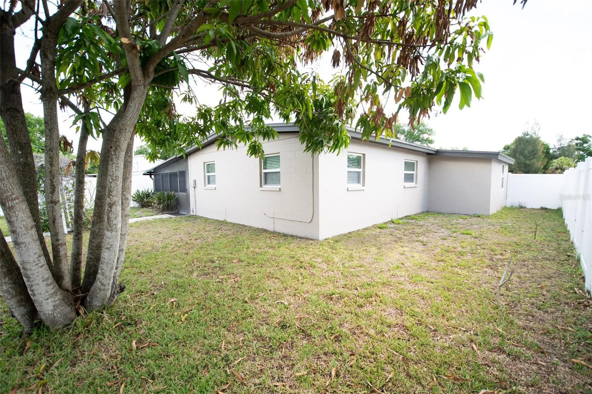 2701 Calle Street Tampa FL 33619
