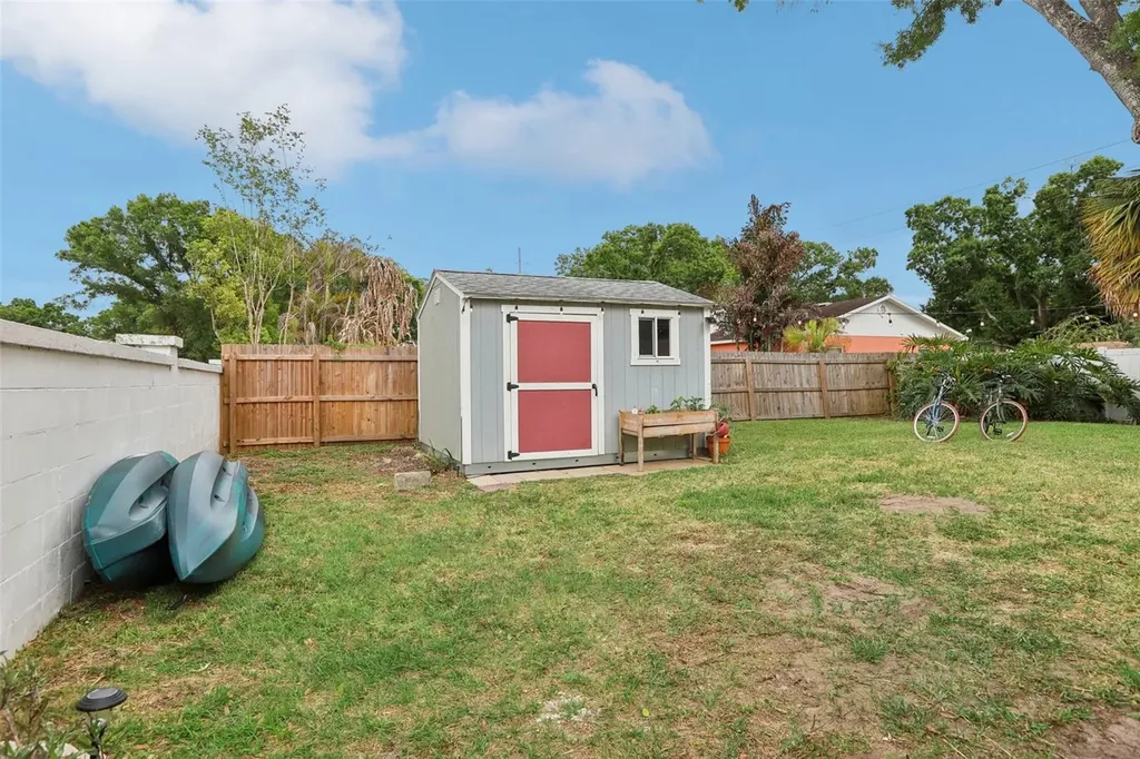 7805 N Glen Avenue Tampa FL 33614