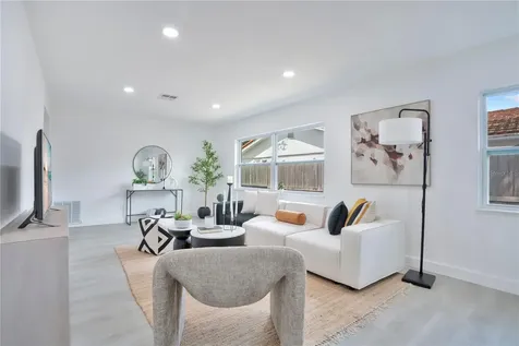 3925 De Kalb Drive Orlando FL 32839