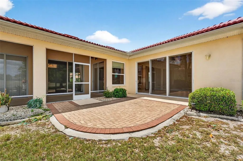 2212 Myrtle Vista Court Sun City Center FL 33573