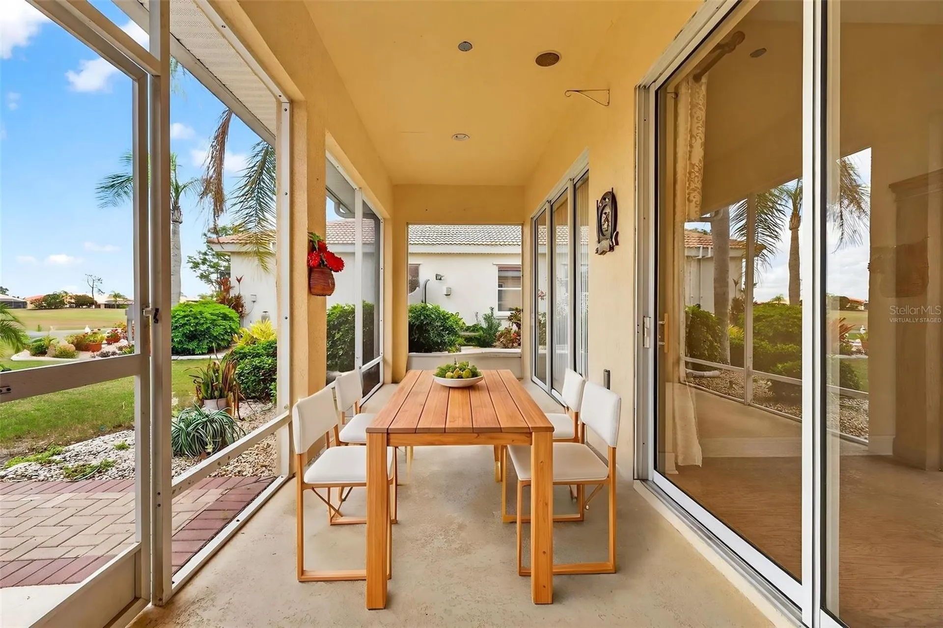 2212 Myrtle Vista Court Sun City Center FL 33573