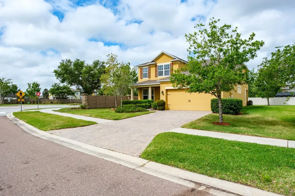 1653 Nature View Drive Lutz FL 33558