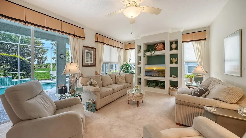 4905 Thames Lane Sarasota FL 34238
