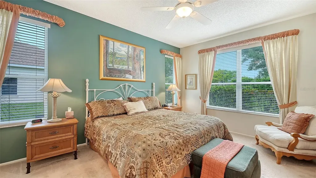4905 Thames Lane Sarasota FL 34238