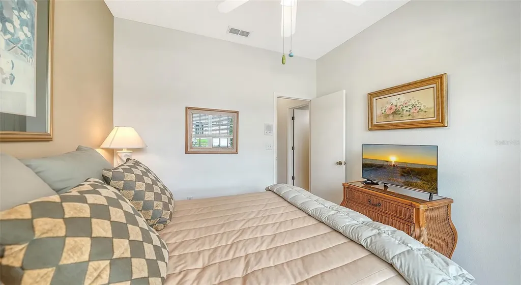 4905 Thames Lane Sarasota FL 34238