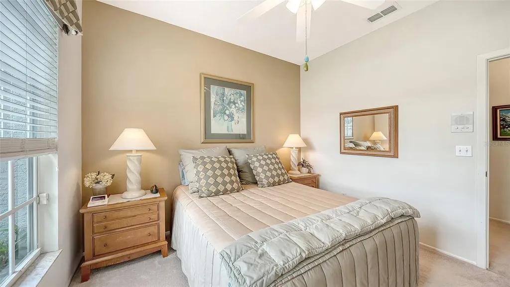 4905 Thames Lane Sarasota FL 34238