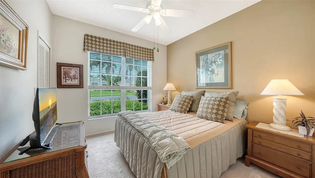 4905 Thames Lane Sarasota FL 34238