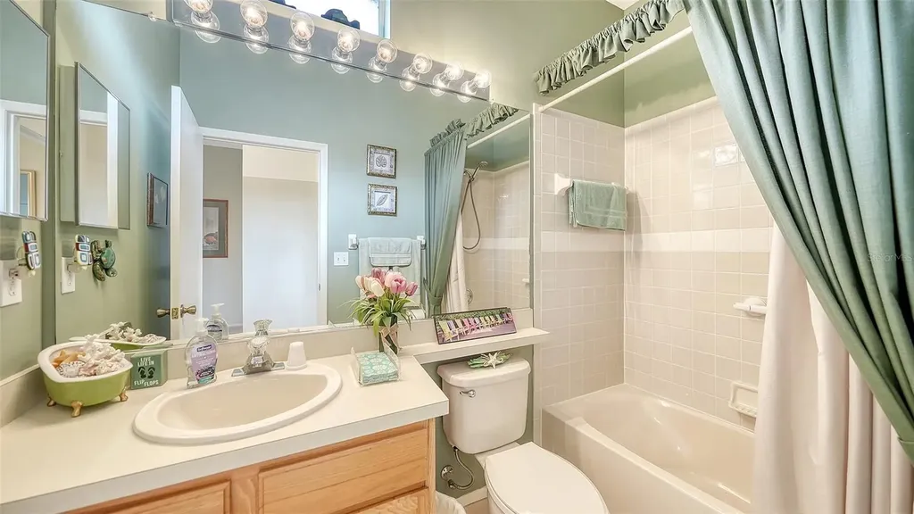 4905 Thames Lane Sarasota FL 34238