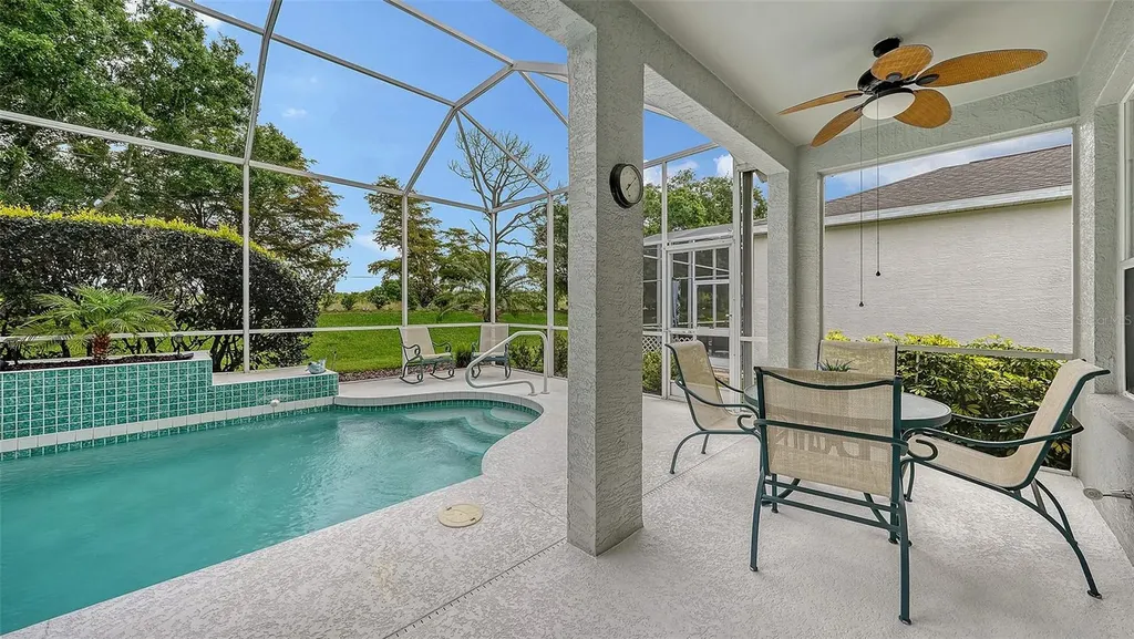4905 Thames Lane Sarasota FL 34238