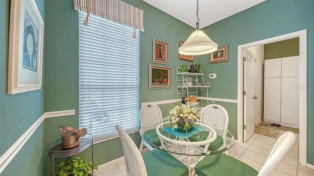 4905 Thames Lane Sarasota FL 34238