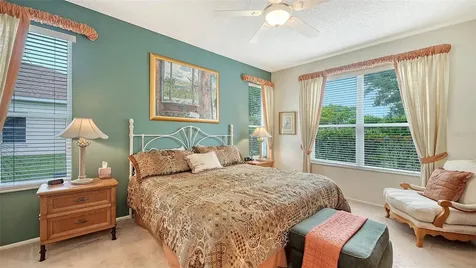 4905 Thames Lane Sarasota FL 34238