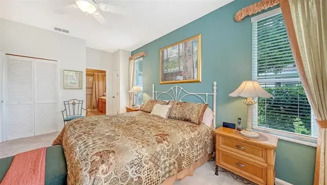 4905 Thames Lane Sarasota FL 34238