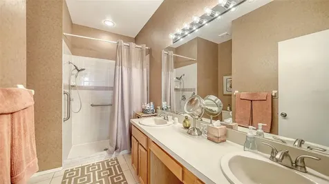 4905 Thames Lane Sarasota FL 34238