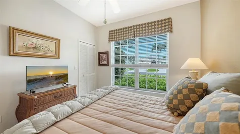 4905 Thames Lane Sarasota FL 34238