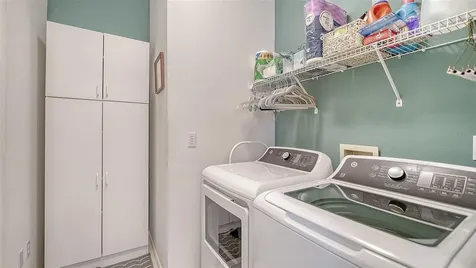 4905 Thames Lane Sarasota FL 34238